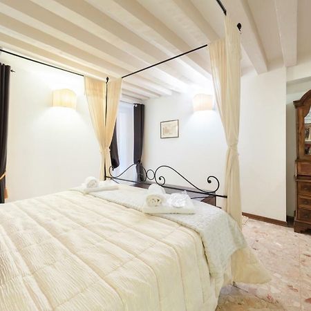 Ca' Del Carro Family Apartment Venedig Exteriör bild