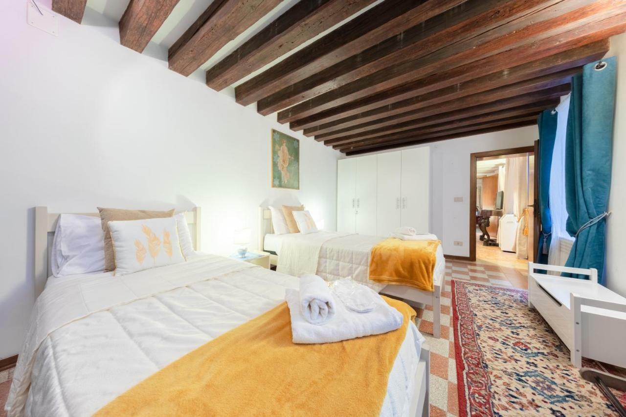 Ca' Del Carro Family Apartment Venedig Exteriör bild