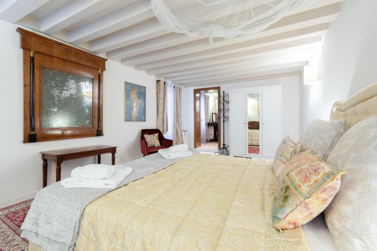 Ca' Del Carro Family Apartment Venedig Exteriör bild